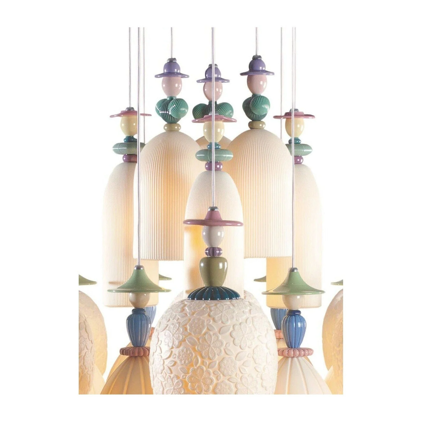 Lladro Mademoiselle 18 Lights Dancing On The Sand Chandelier (US) - Image 2