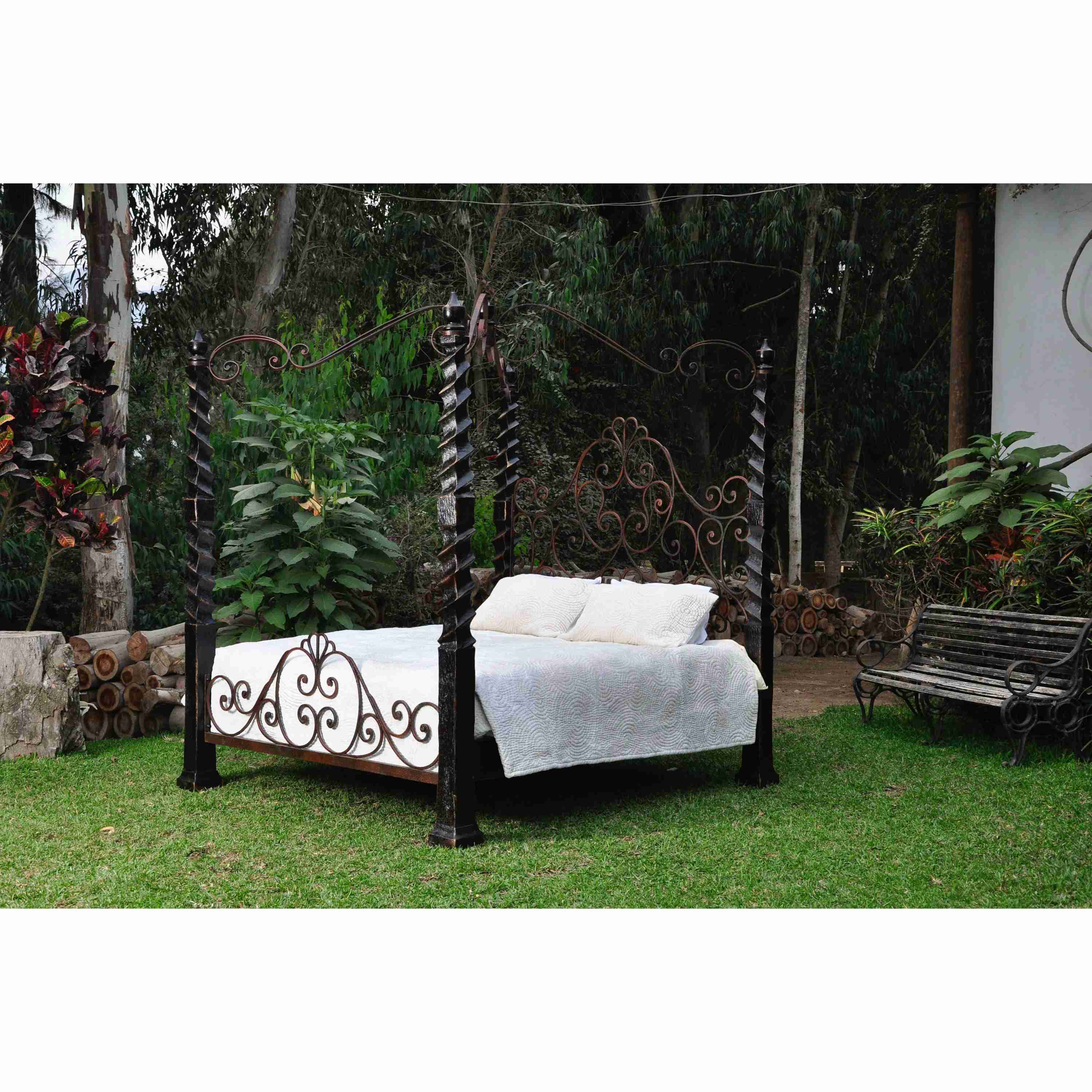Casa Bonita Peruvian Hand-Painted Carved Wood and Hand Forged Iron Bella King Size Bed - Image 2