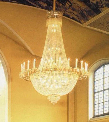 78 Lights crystal chandelier in gold finish - Image 1