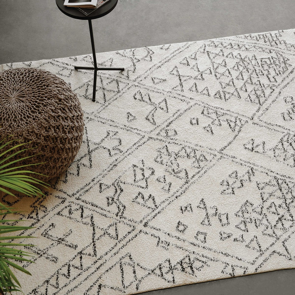 Uttermost Campo Table Tufted Ivory Distressed Tribal Pattern Rug ~ 5' x 8' - Image 1