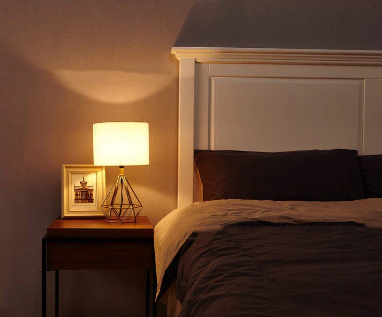 Iron Art Diamond Table Lamp – Simple Modern Light for Living Room - Image 3