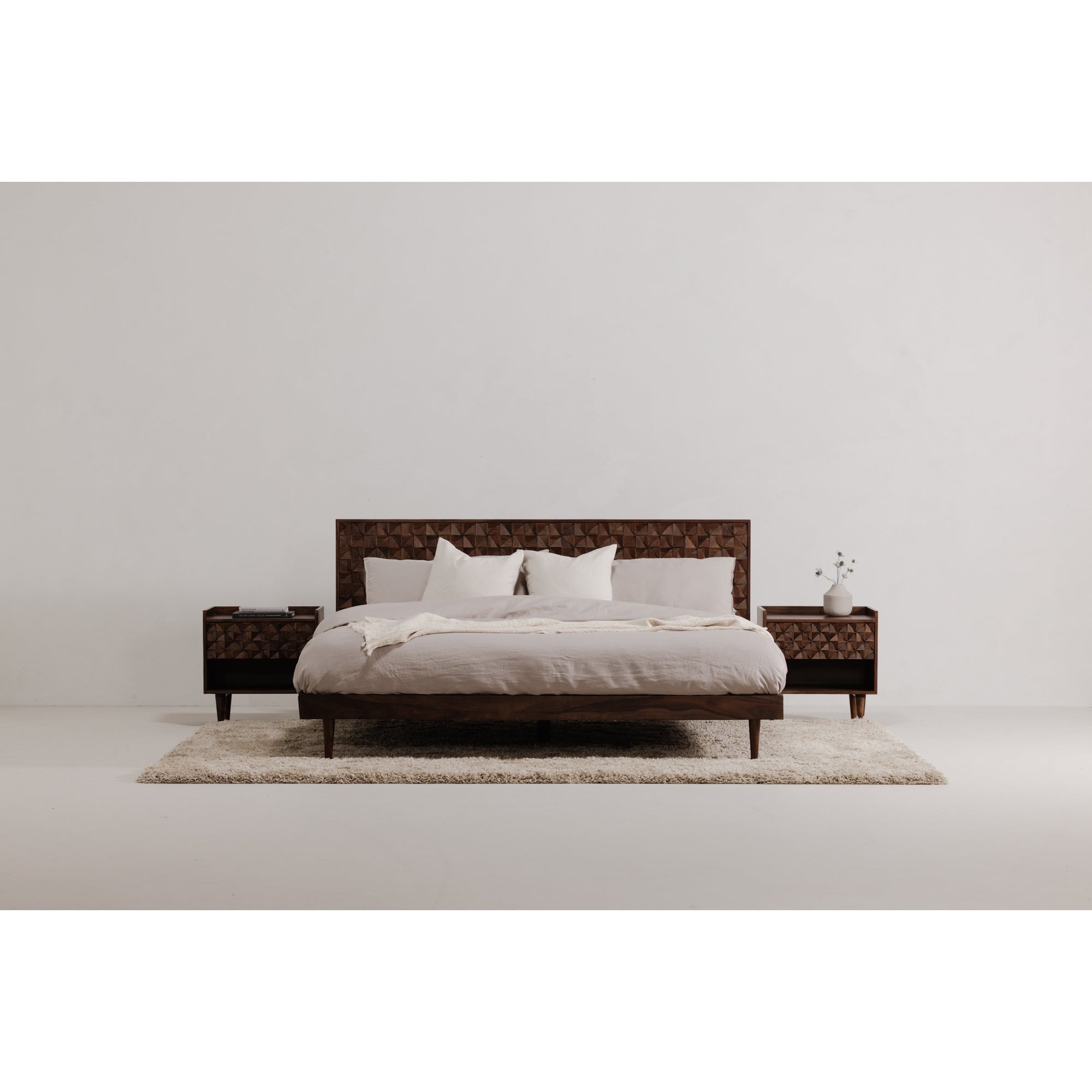 Moe's Home Collection Pablo Brown Queen Bed - Image 1