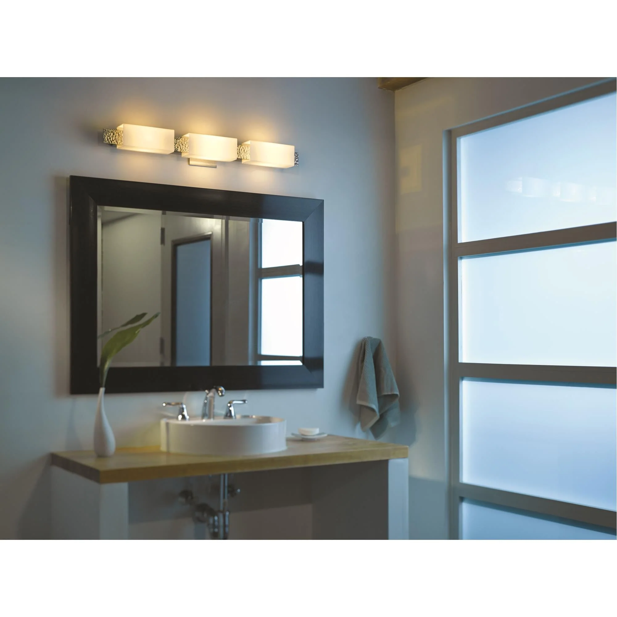 Hubbardton Forge Oceanus 33 Inch 3 Light Bath Vanity Light Cp31973 - Image 3