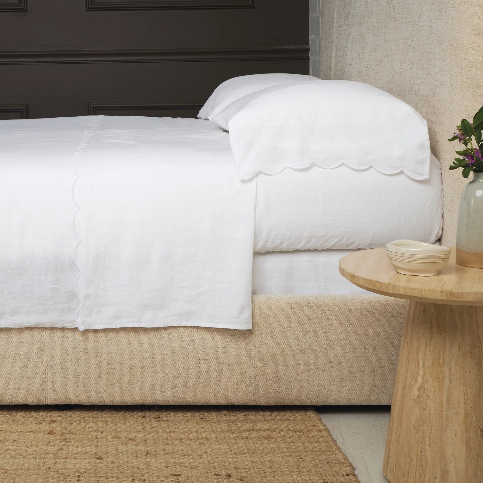 Pom Pom at Home Kelly White Linen Scalloped Sheet Set ~ Available in Queen and King Sizes - Image 1