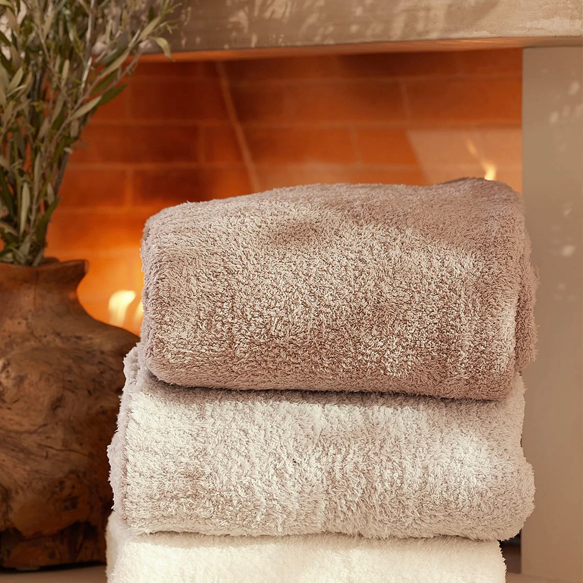 Barefoot Dreams CozyChic Pink Throw Blanket - Image 3
