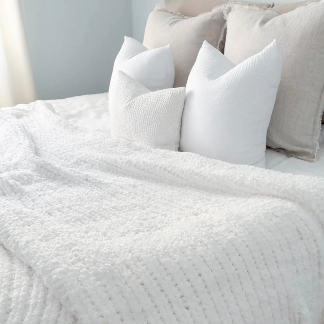 Anaya Home Bright White Oversized Plush Chenille Sweater Throw ~ DREAMY BEDDING SALE ~ Limited Quantity - Image 3