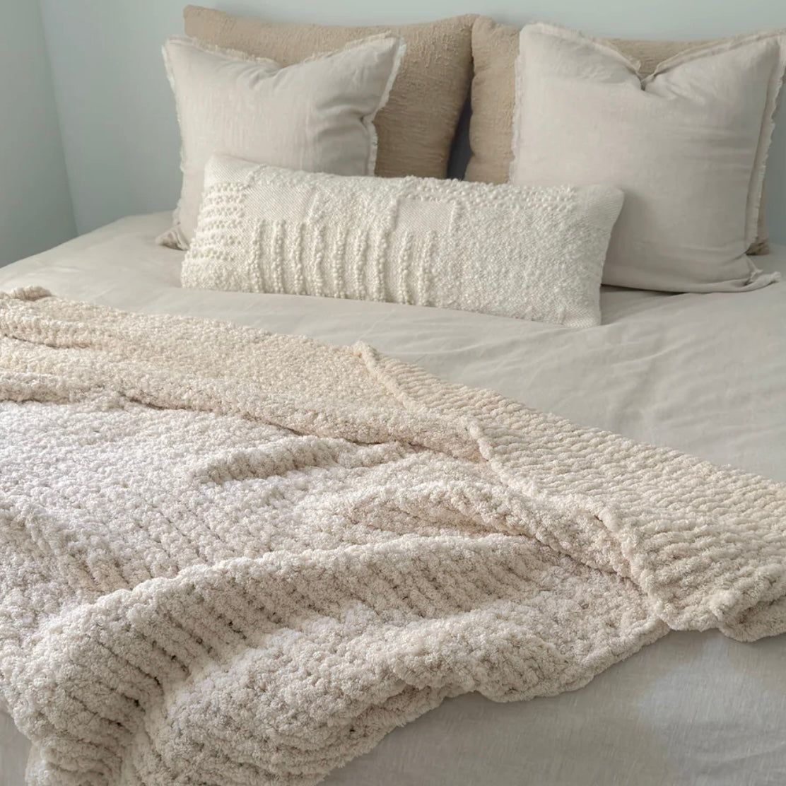 Anaya Home Sandy Beige Oversized Plush Chenille Sweater Throw - Image 1