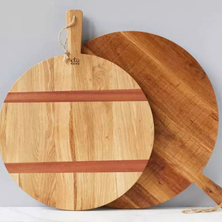 etúHOME Round Oak Medium Charcuterie Board ~ IN-STORE PURCHASE ONLY