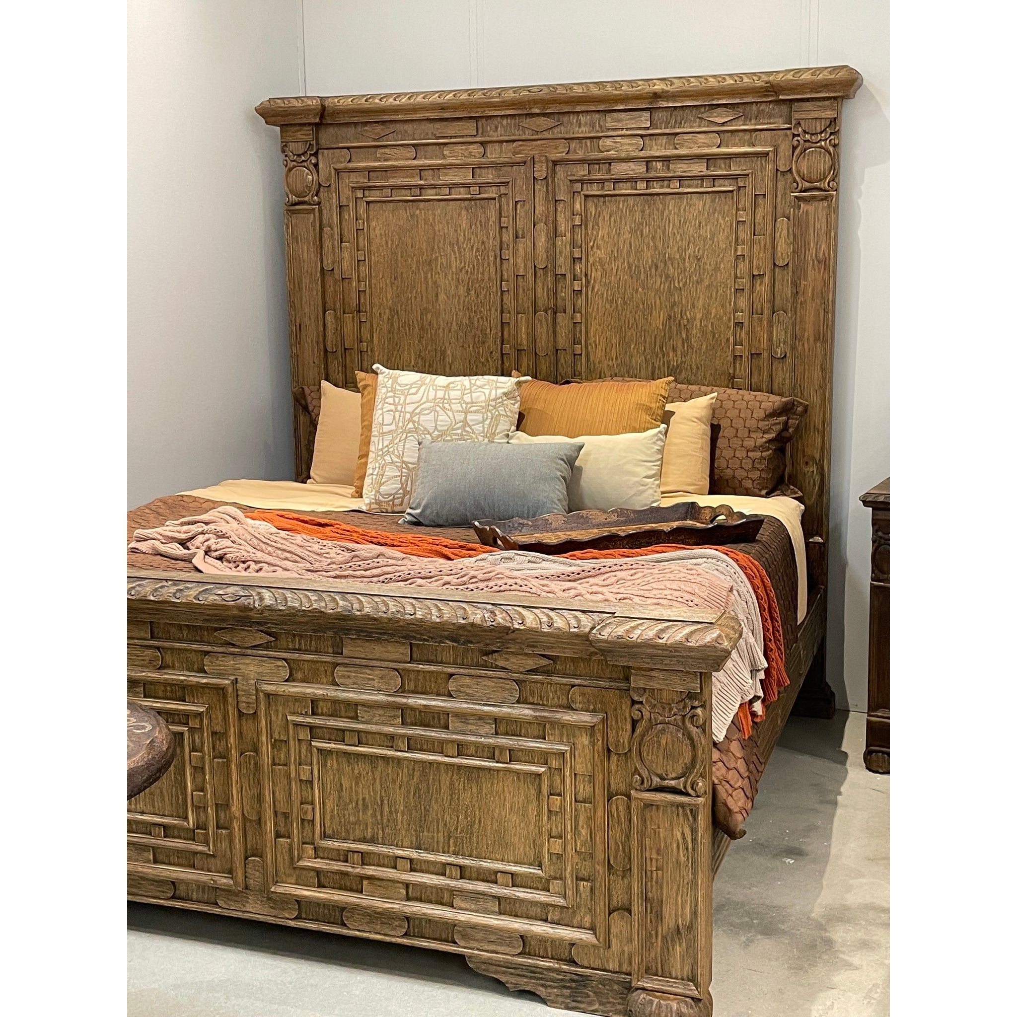 Casa Bonita Peruvian Hand-Painted Carved Wood Prado King Size Bed - Image 2