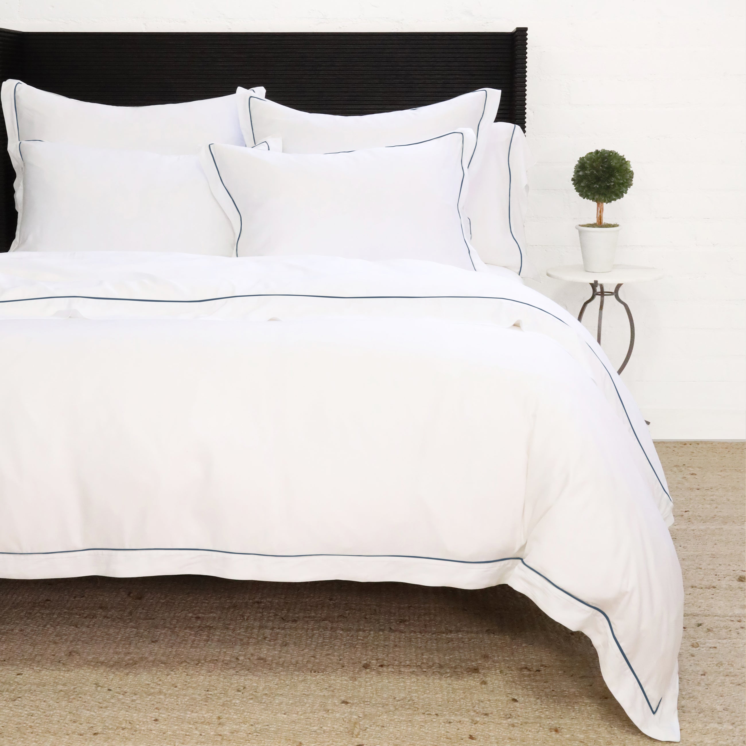 Pom Pom at Home Sheena Bamboo Sateen Duvet Cover Set – Navy Piping ~ Available in Twin, Queen and King Sizes