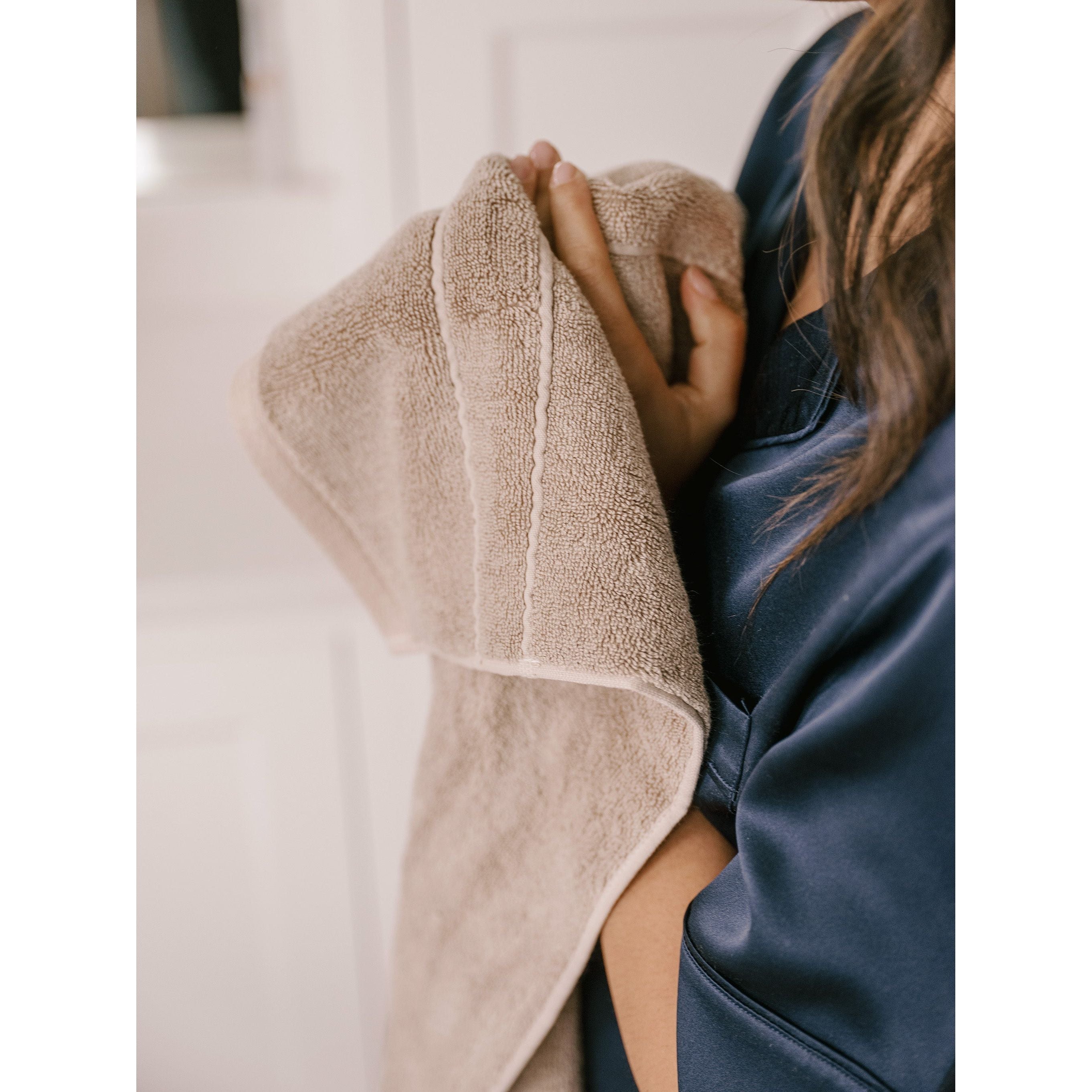 Cozy Earth Premium Plush Hand Towels~ Set of 2 Towels - Image 2