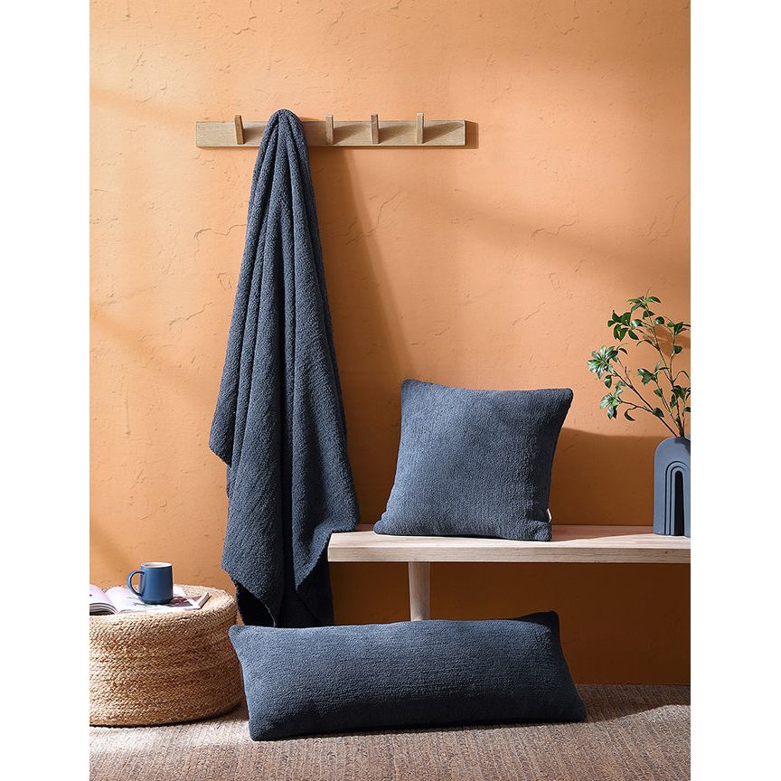 Sunday Citizen Snug Throw in Midnight ~ 75 x 52 - Image 3