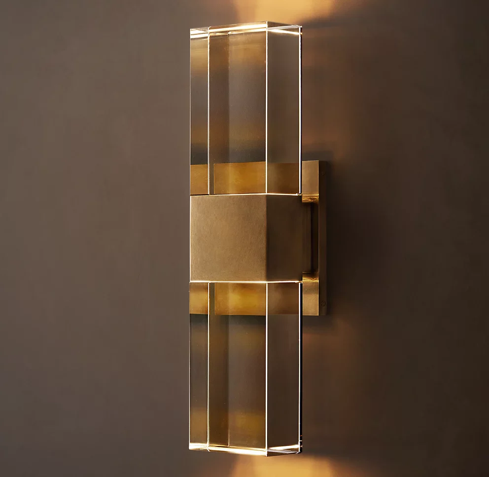 Serra Linear Sconce