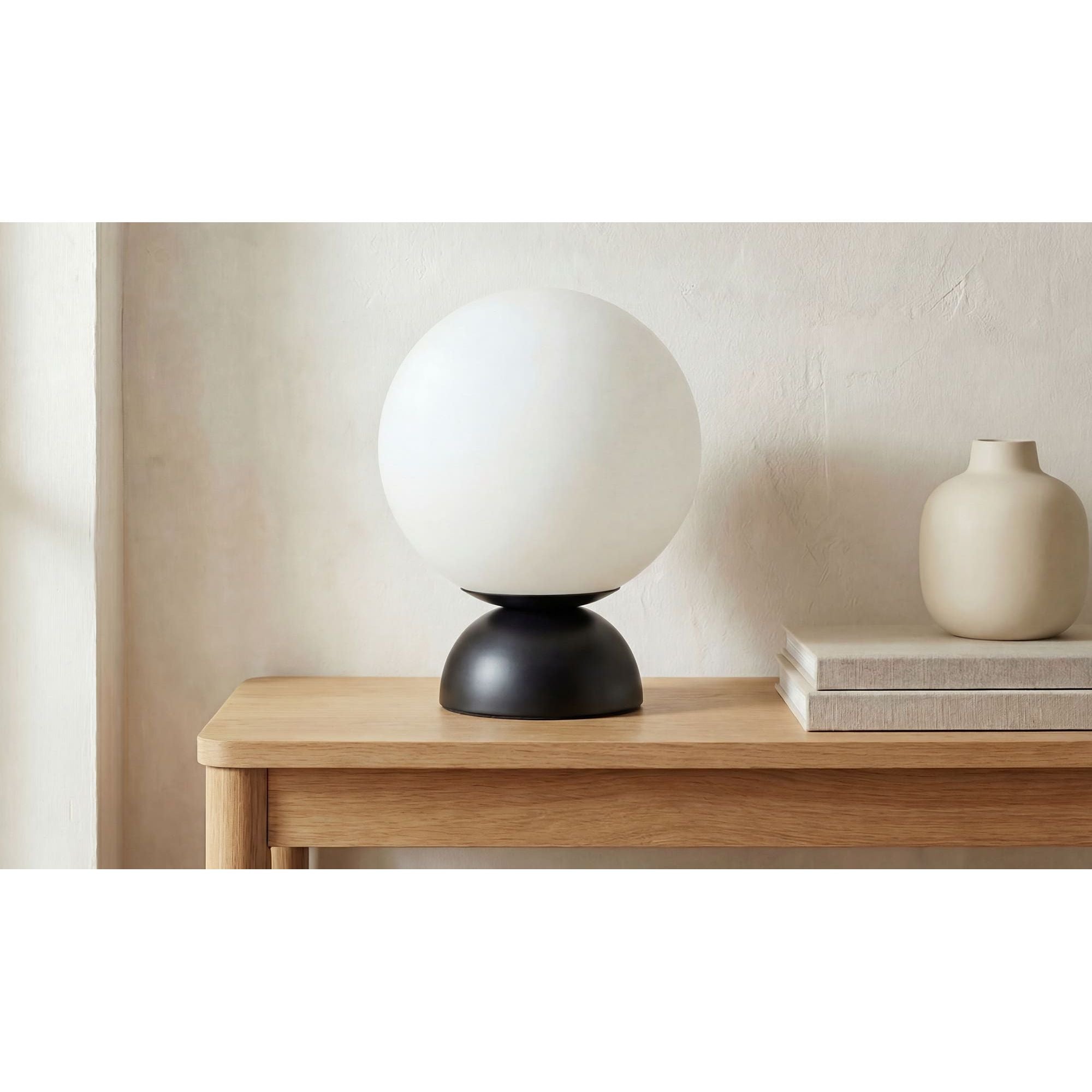 Moe's Home Ovi Table Lamp Black - Image 2