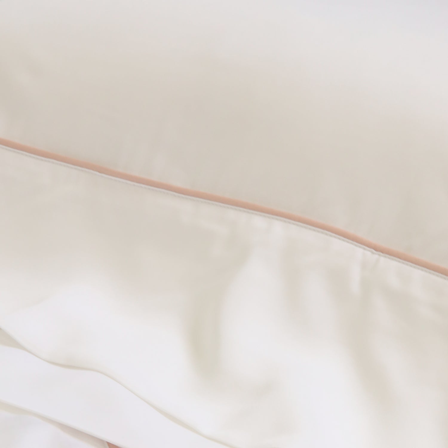 Pom Pom at Home Sheena Bamboo Sateen Sheet Set with Pink Piping Detail - Image 2
