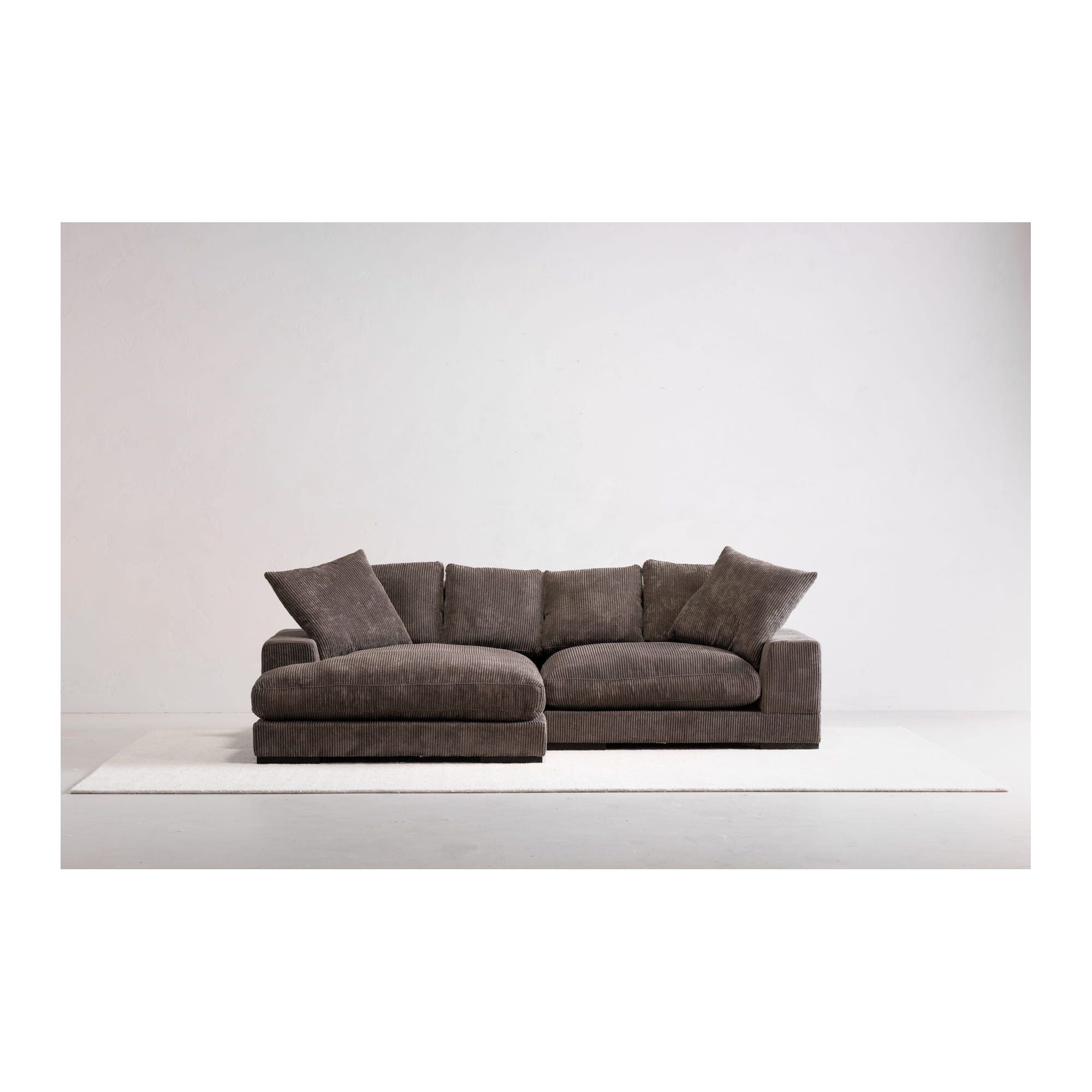 Moe's Home Collection Plunge Charcoal Sectional - Image 3