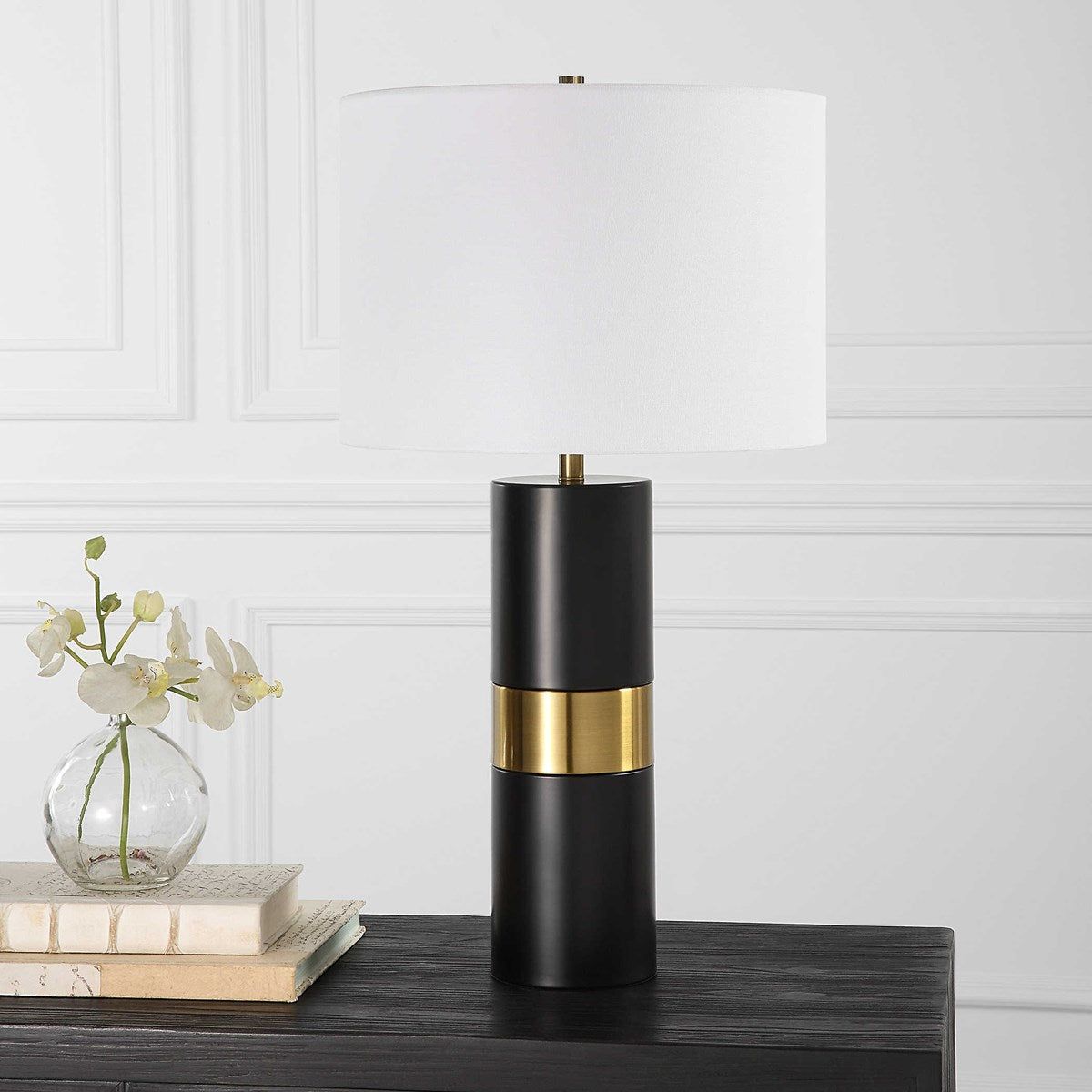 Casa Bella Living White Linen Shade With Black and Gold Metal Base Table Lamp - Image 3