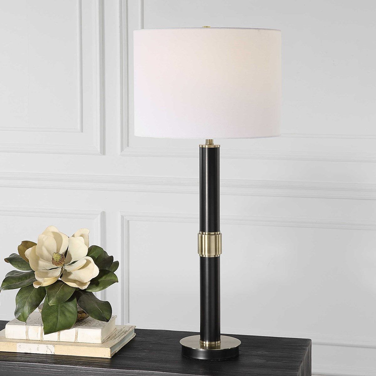 Casa Bella Living White Linen Shade With Black and Antiqued Gold Metal Base Table Lamp - Image 1